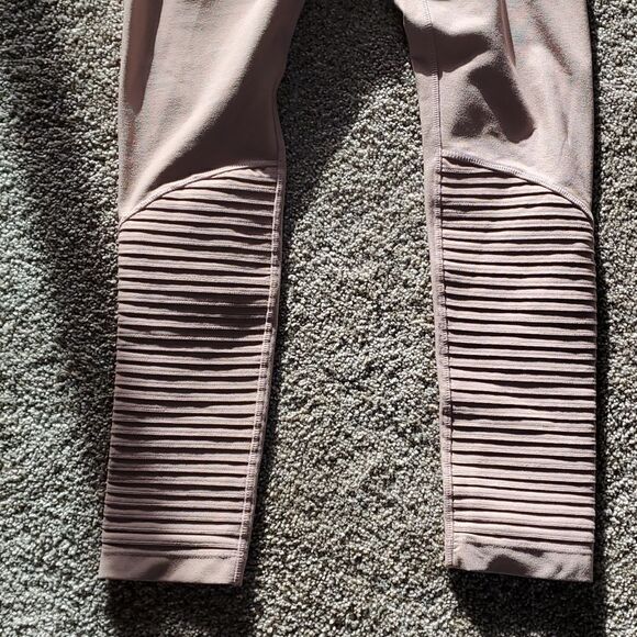 Mondetta pale pink leggings. Size medium. One zipper pocket. Great condition. - Picture 10 of 11